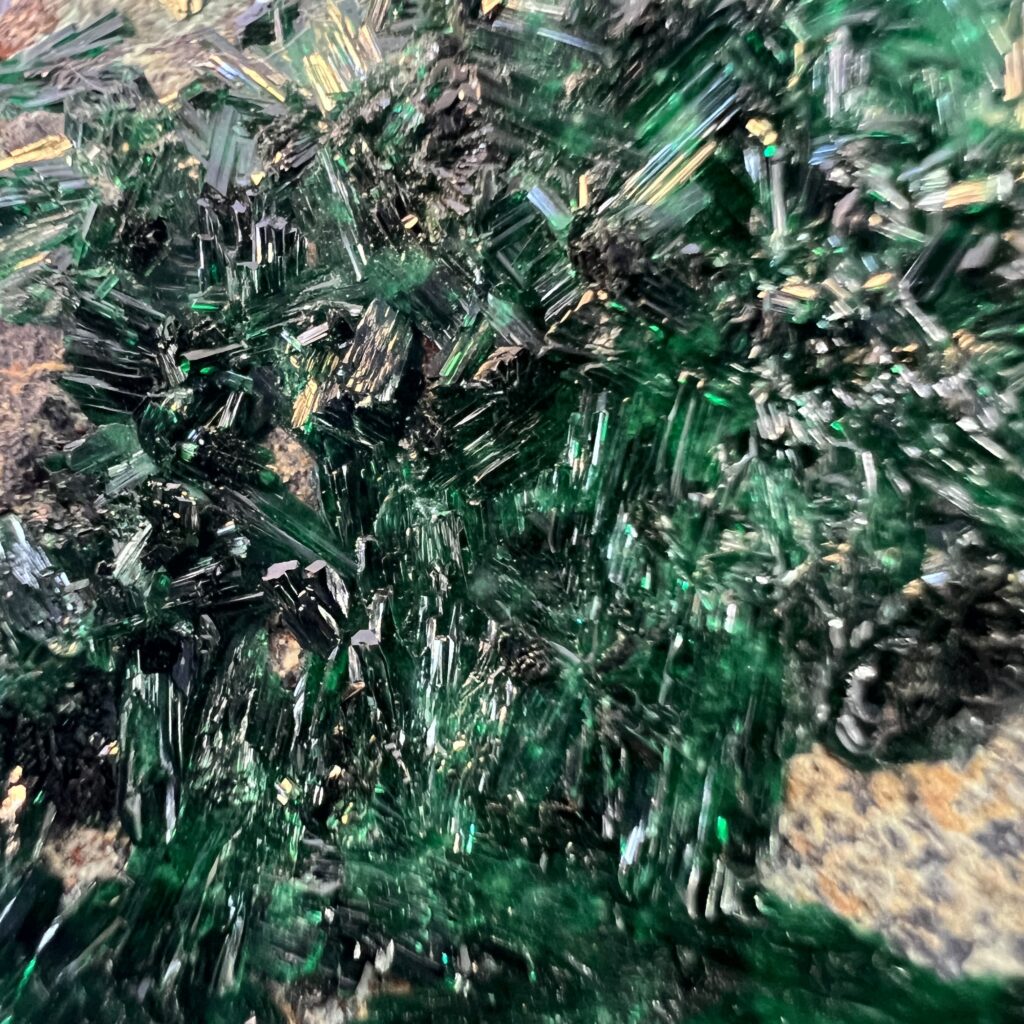 【⭐️超貴重・珍しい⭐️】濃厚緑色 アフリカ産 マカライト 原石 天然石 ⭐️超貴重・珍しい⭐️】濃厚緑色 アフリカ産 マカライト 原石